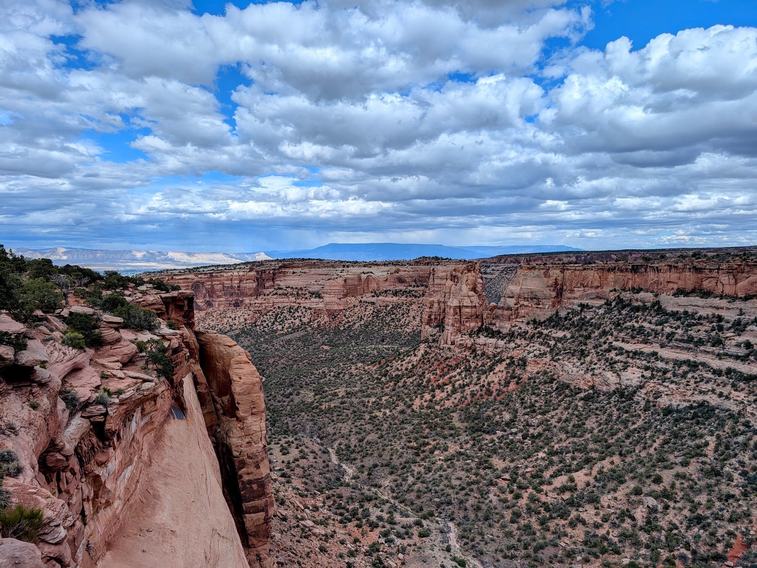 Rim Rock Drive along the Mini Grand Canyon